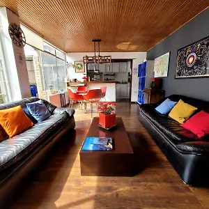 Hotel Casa Cerca A Unicentro Y Clinica Santa Fe En Usaquen, Bogotá